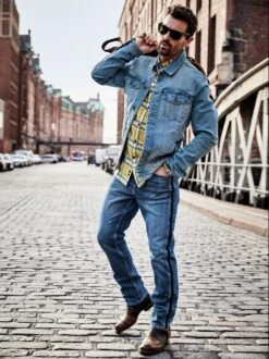 Verrückte Jeans -Jacken Verkaufs-Shop EC24 6415 DD 1