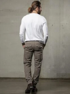 Dynamische Hose -Jacken Verkaufs-Shop EC24 6824 DD 1